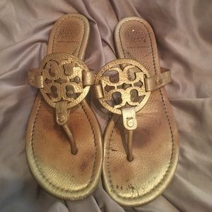 Size 8 gold Tory burch .