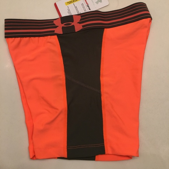 Under Armour women's heatgear alpha printed shorts - Picture 2 of 4