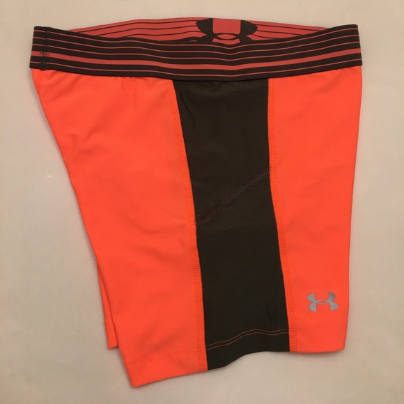 Under Armour women's heatgear alpha printed shorts - Picture 3 of 4