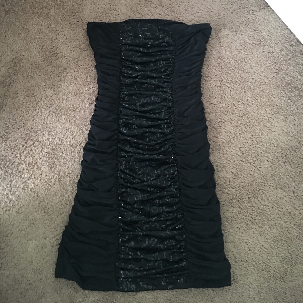 Black strapless body con dress