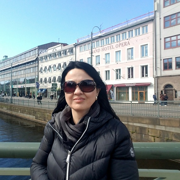 Meet your Posher, Amy - Picture 1 of 1