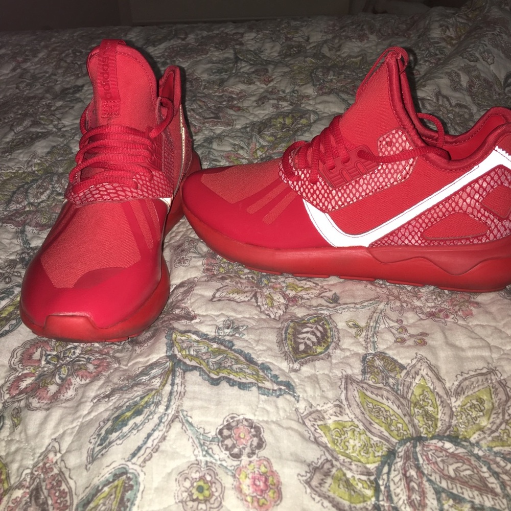 Adidas tubular shoes