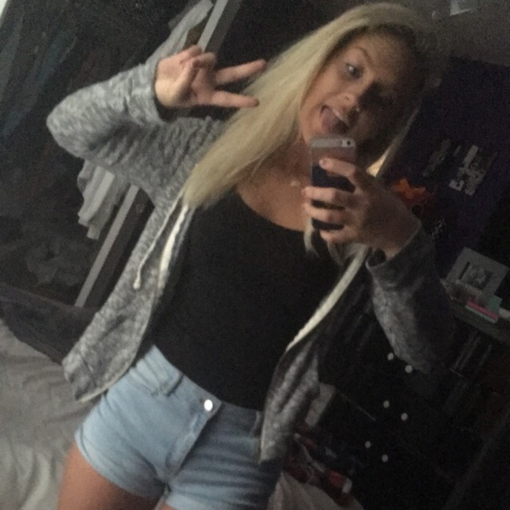 Meet your Posher, Bec