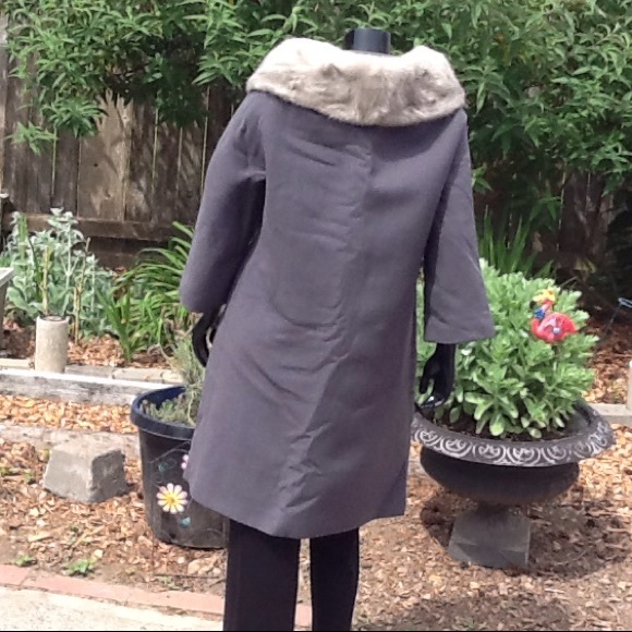 Vintage Charles Talbot Coat Gray with fur collar - Picture 3 of 8