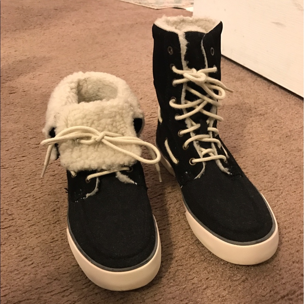 Chaps sneaker/boots