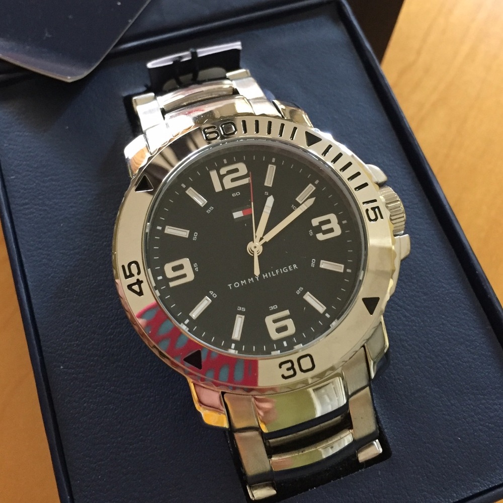 Watch - Picture 2 of 5