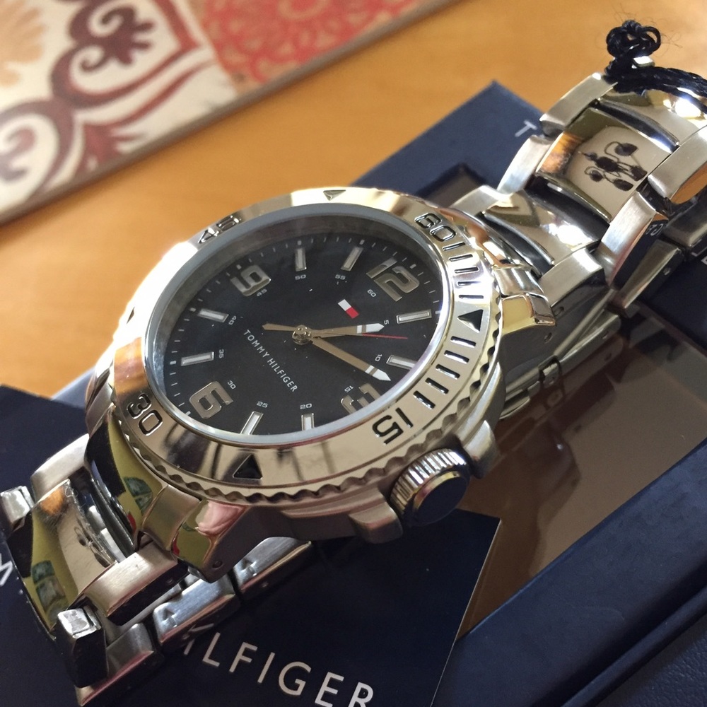 Watch - Picture 3 of 5