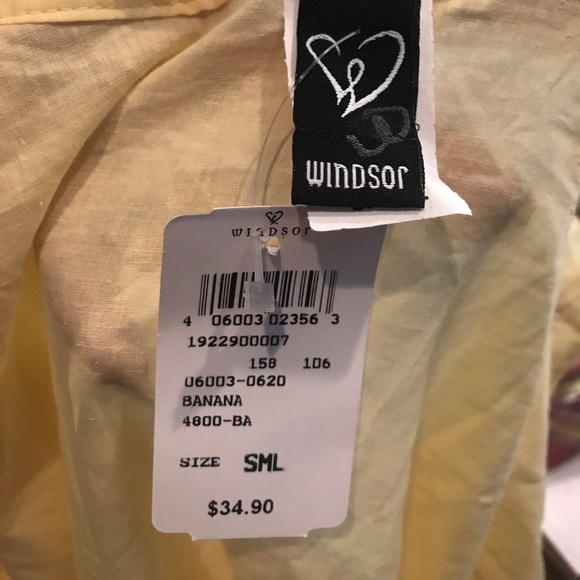 NWTS!! Windsor button down top - Picture 5 of 5