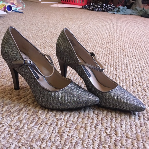 Dana Buchman Shoes - 🦄Sparkly "Dana Buchman" Heels🦄