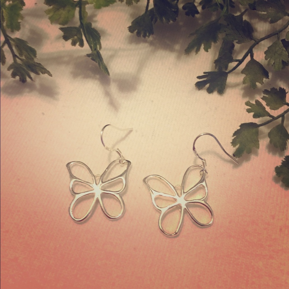 🎉NWOT🎉 Silver butterfly earrings