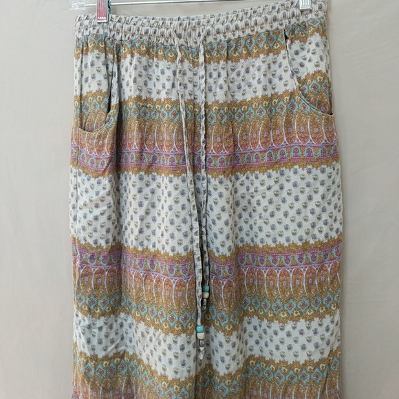 Loose Paisley Pocket Pants - Picture 3 of 4