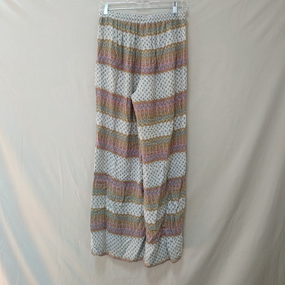 Loose Paisley Pocket Pants - Picture 4 of 4