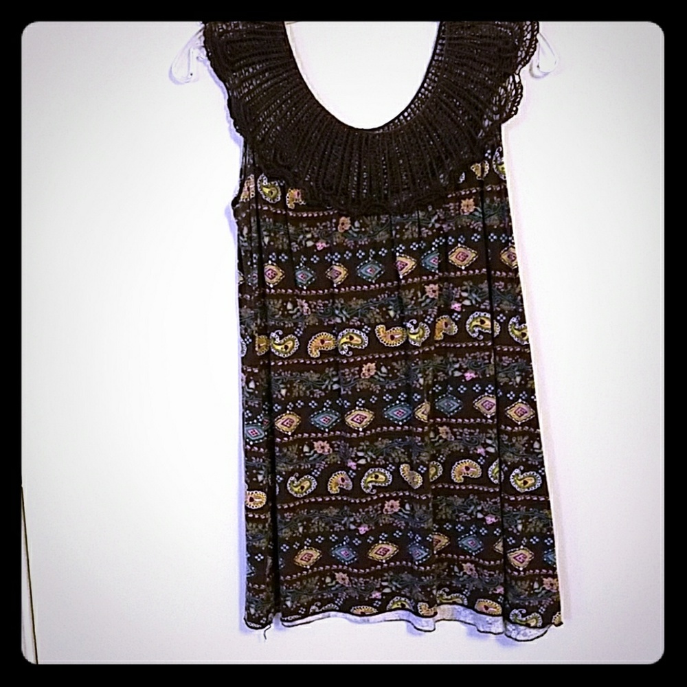 Wet seal summer top crochet neckline as lg