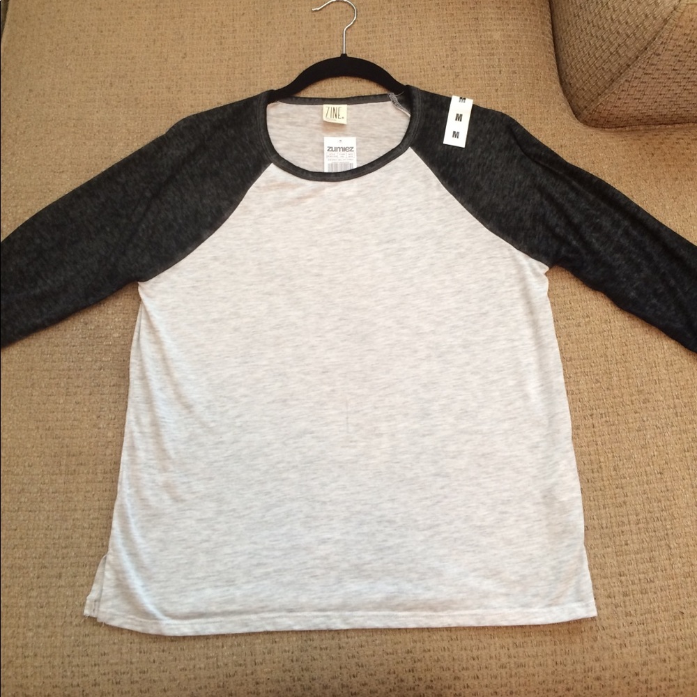 Lightweight baseball tee
