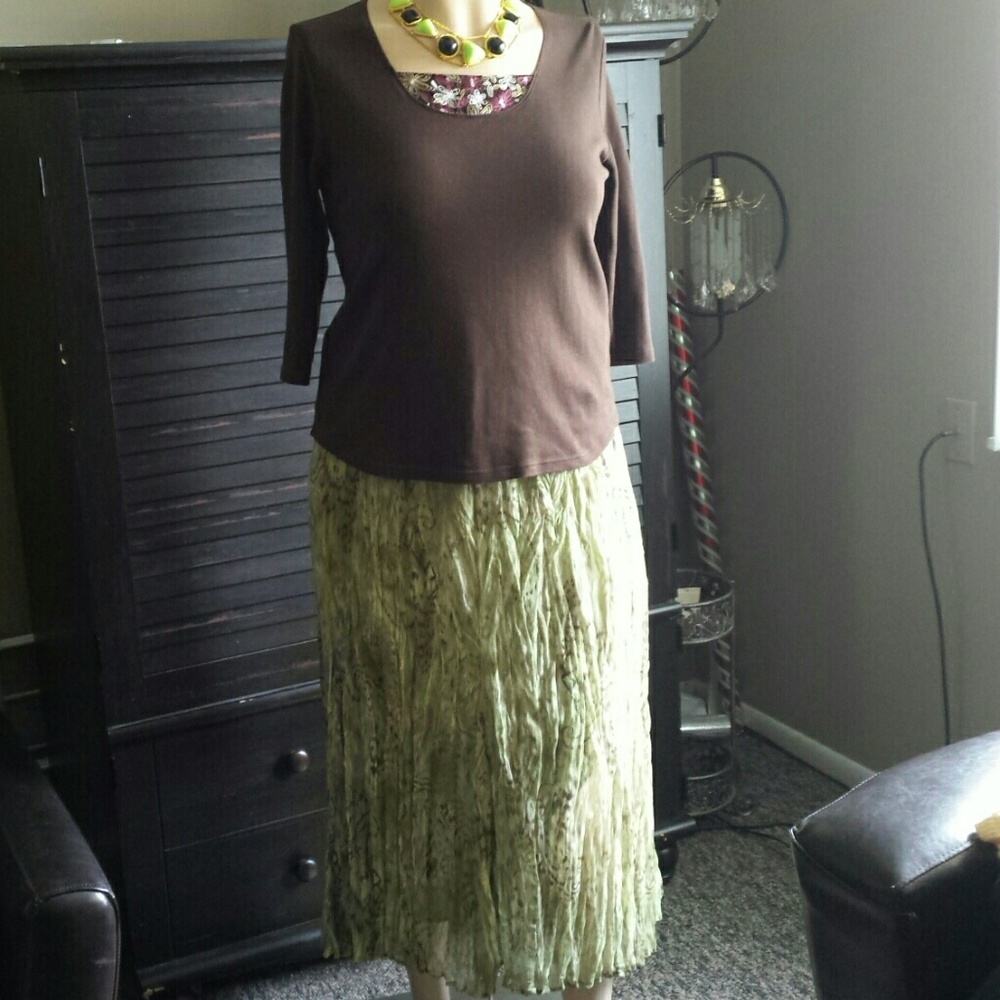 Brown Jersey Top Bundled Green/Brown Crinkle Maxi
