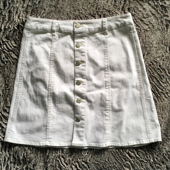 💋 7/$25!  White denim skirt - Picture 2 of 4