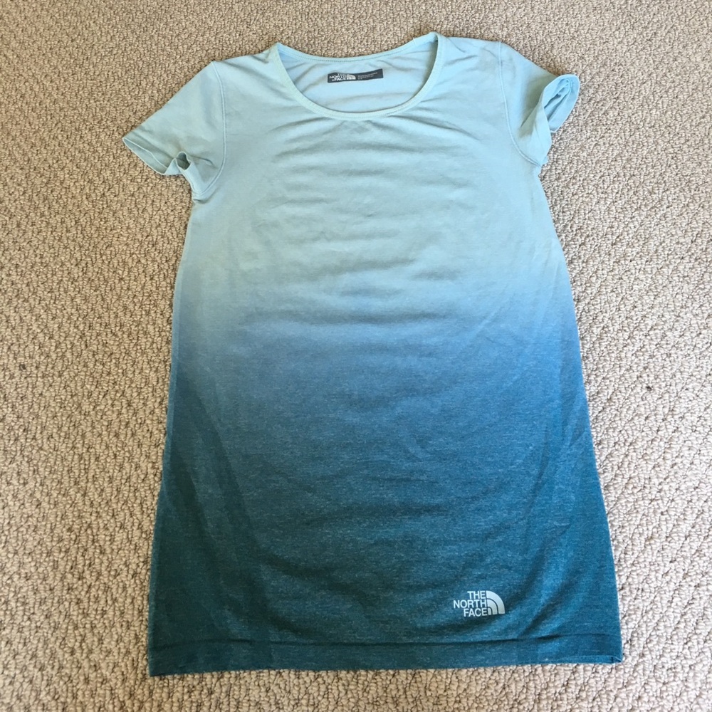 North face blue ombré top