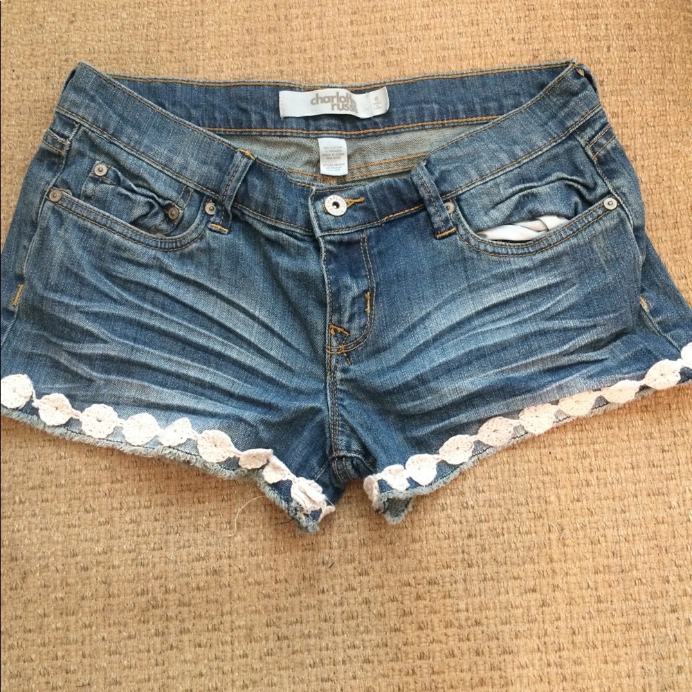 Floral trim denim shorts