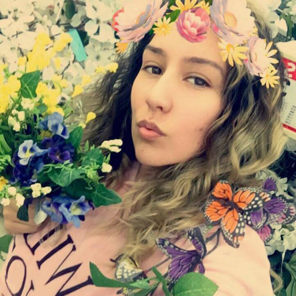 Meet your Posher, Crystal