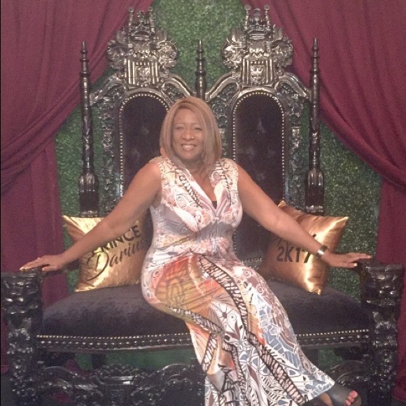 Meet your Posher. Hello and Welcome to my closet. - Picture 2 of 3