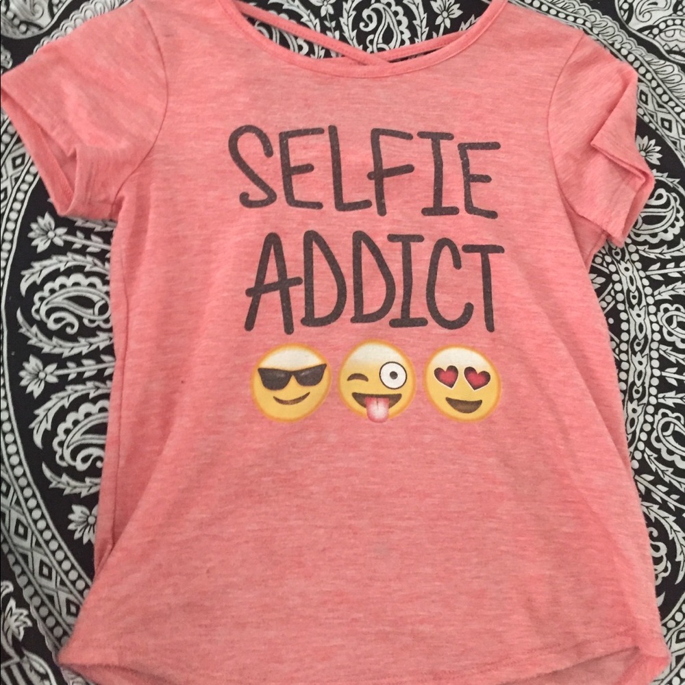 "Selfie addict" shirt