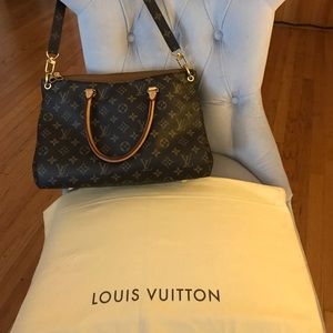 Authentic Louis Vuitton Pallas.