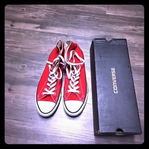 Red converse size 8!
