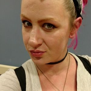 Meet your Posher, Chloe