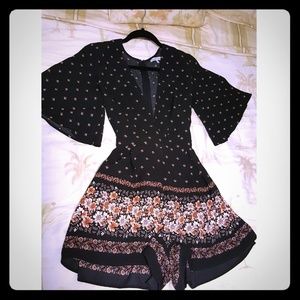 Flower patterned dark romper shorts