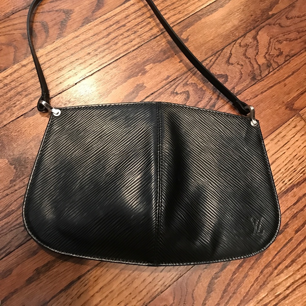 Inspired bag. Epi leather with silver hardware.