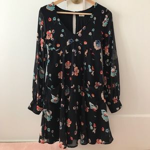 HOLLISTER FLORAL DRESS
