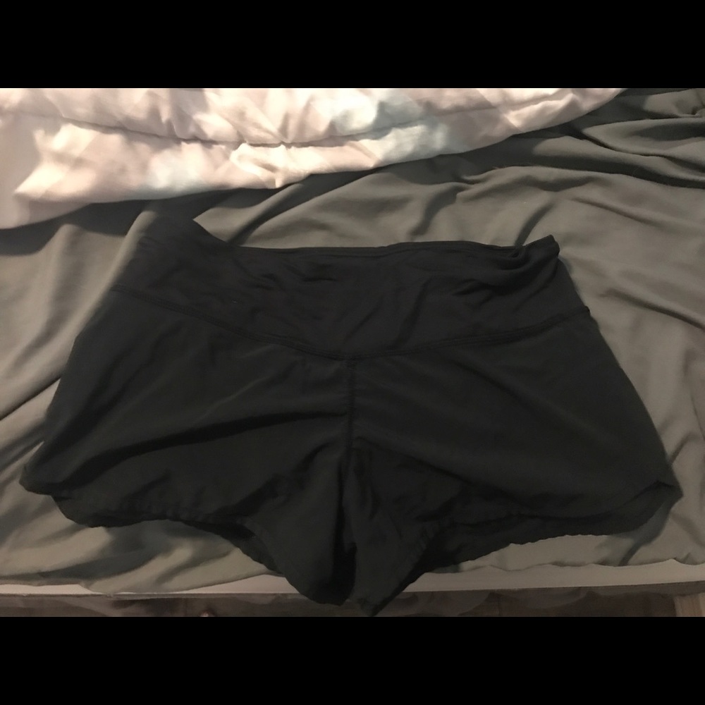 Black Lululemon Speed Shorts Size 4
