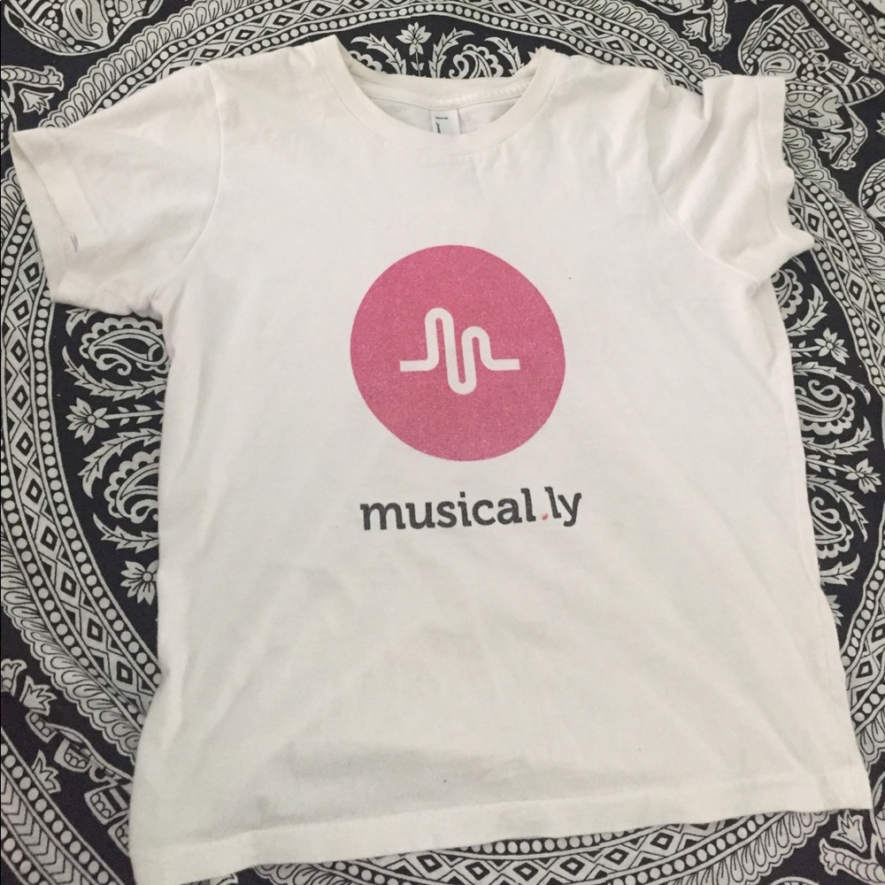 Girls Musical.ly shirt