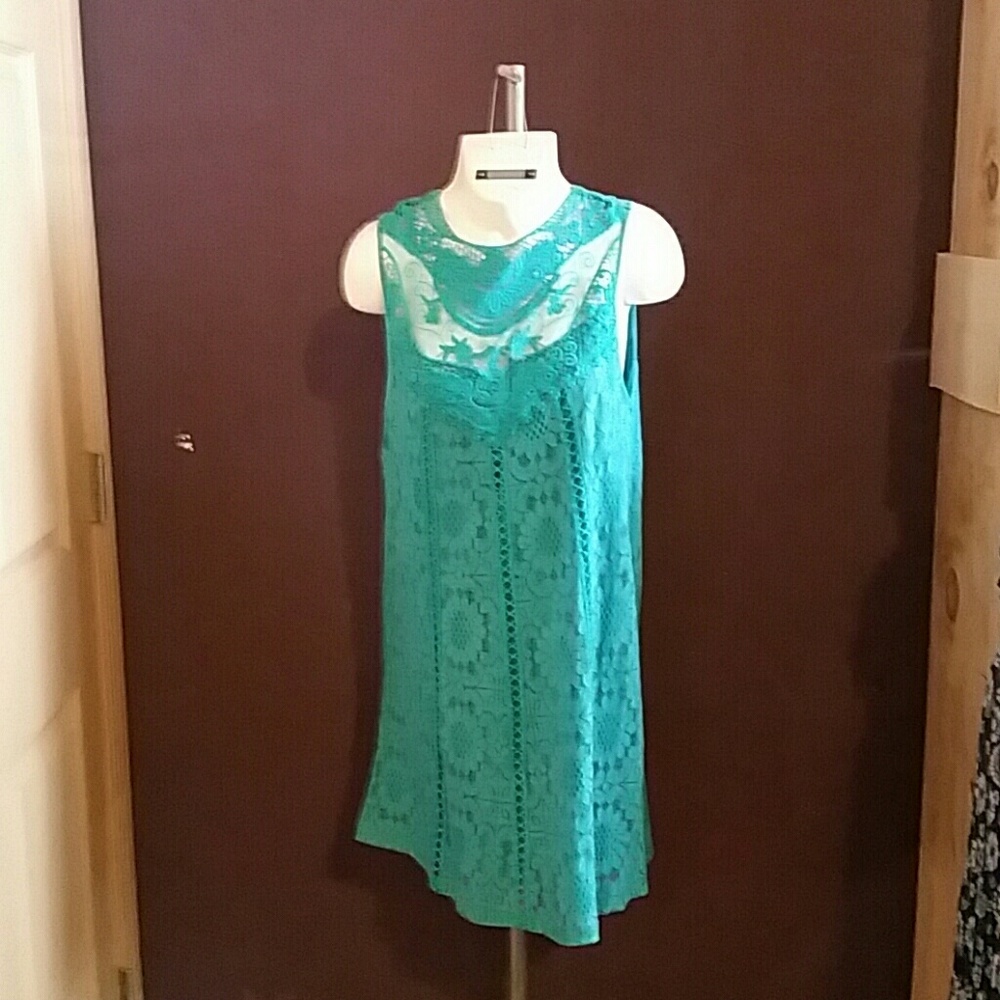 Blue/greenish color dress!