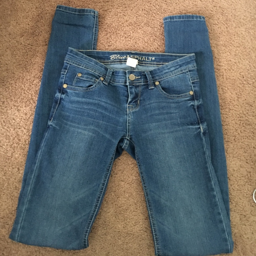 Medium wash skinny jeans