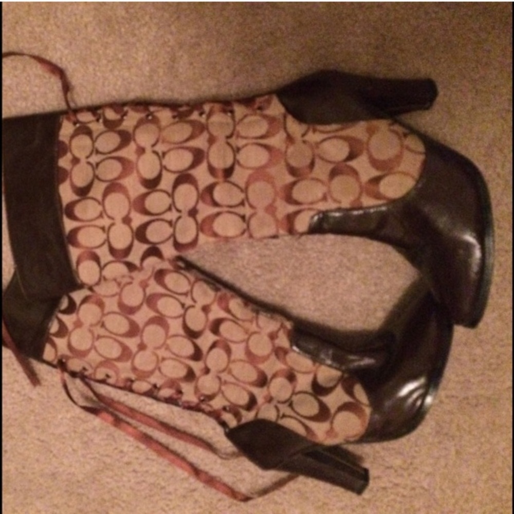 Coach boots