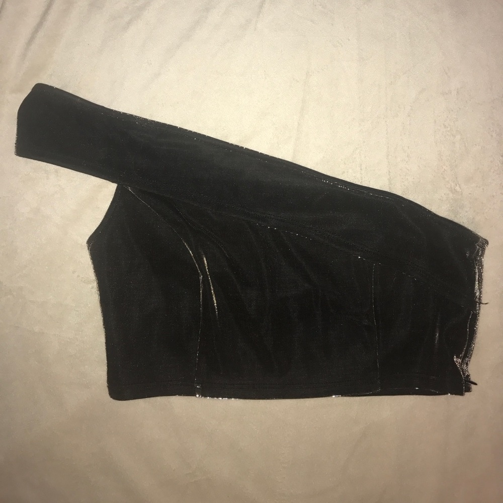 Off the shoulder missguided crop top gold large