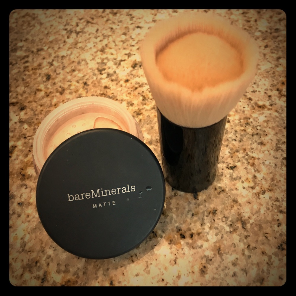 bareMinerals Matte Foundation with Finish Brush
