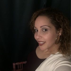 Meet your Posher, Claudia