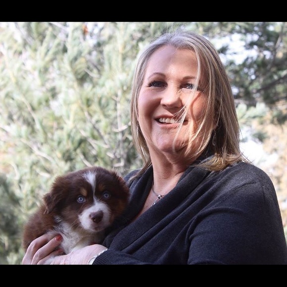 Meet your Posher, Debra - Picture 1 of 1