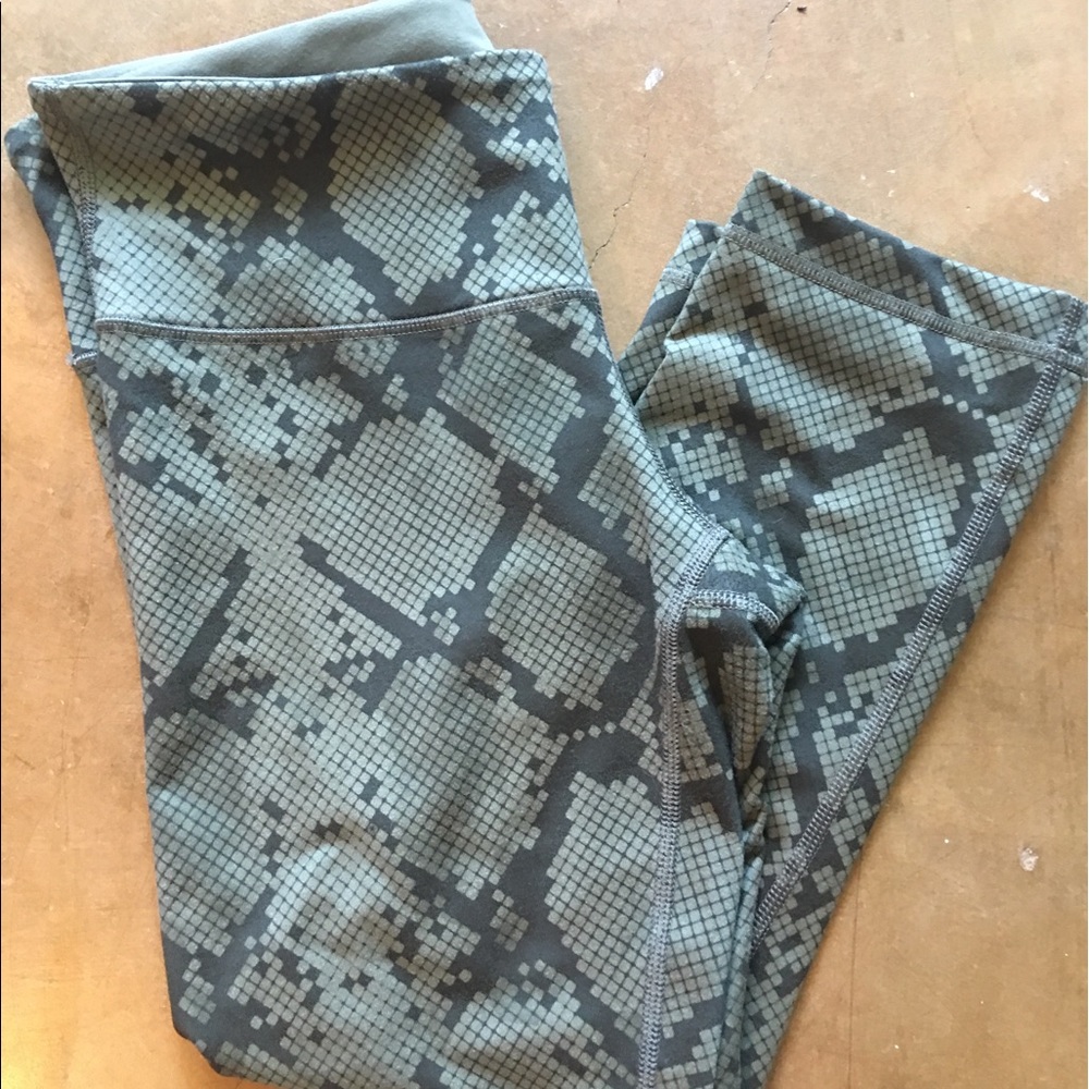 Lululemon snakeskin leggings