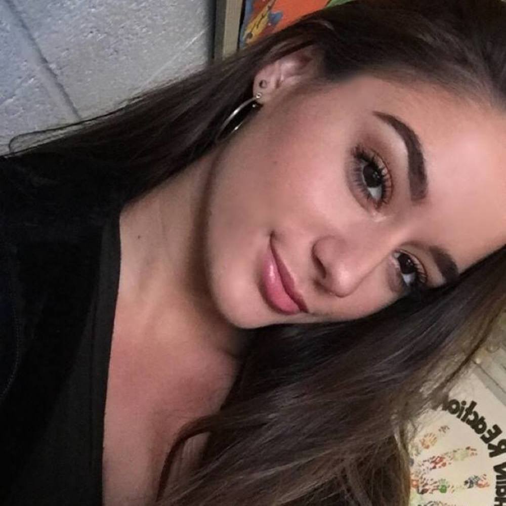 Meet your Posher, Chloe