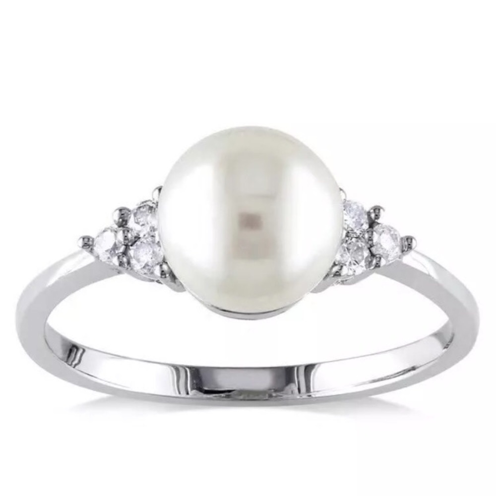 10kt White Gold Pearl ring