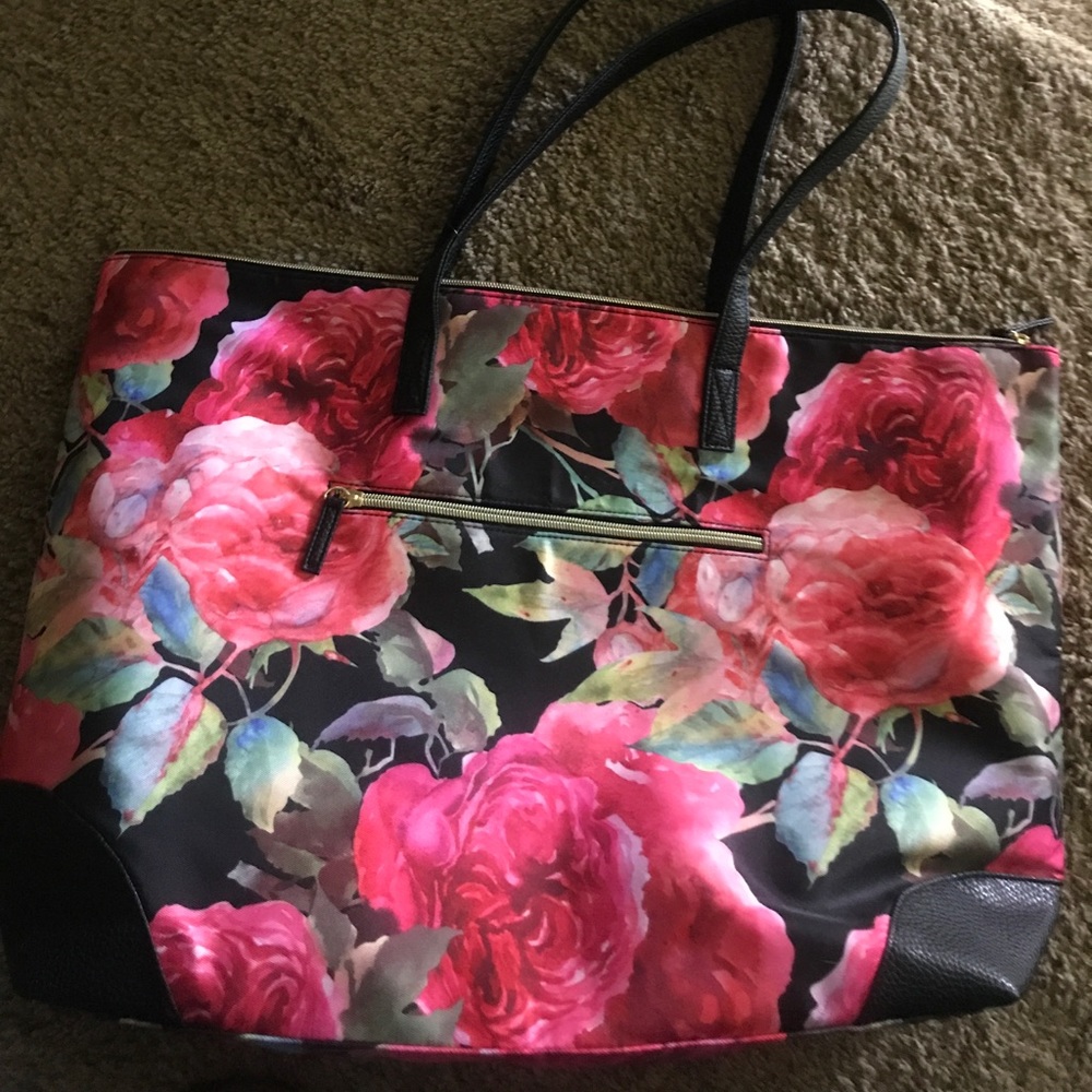 Weekender Overnight bag NWT