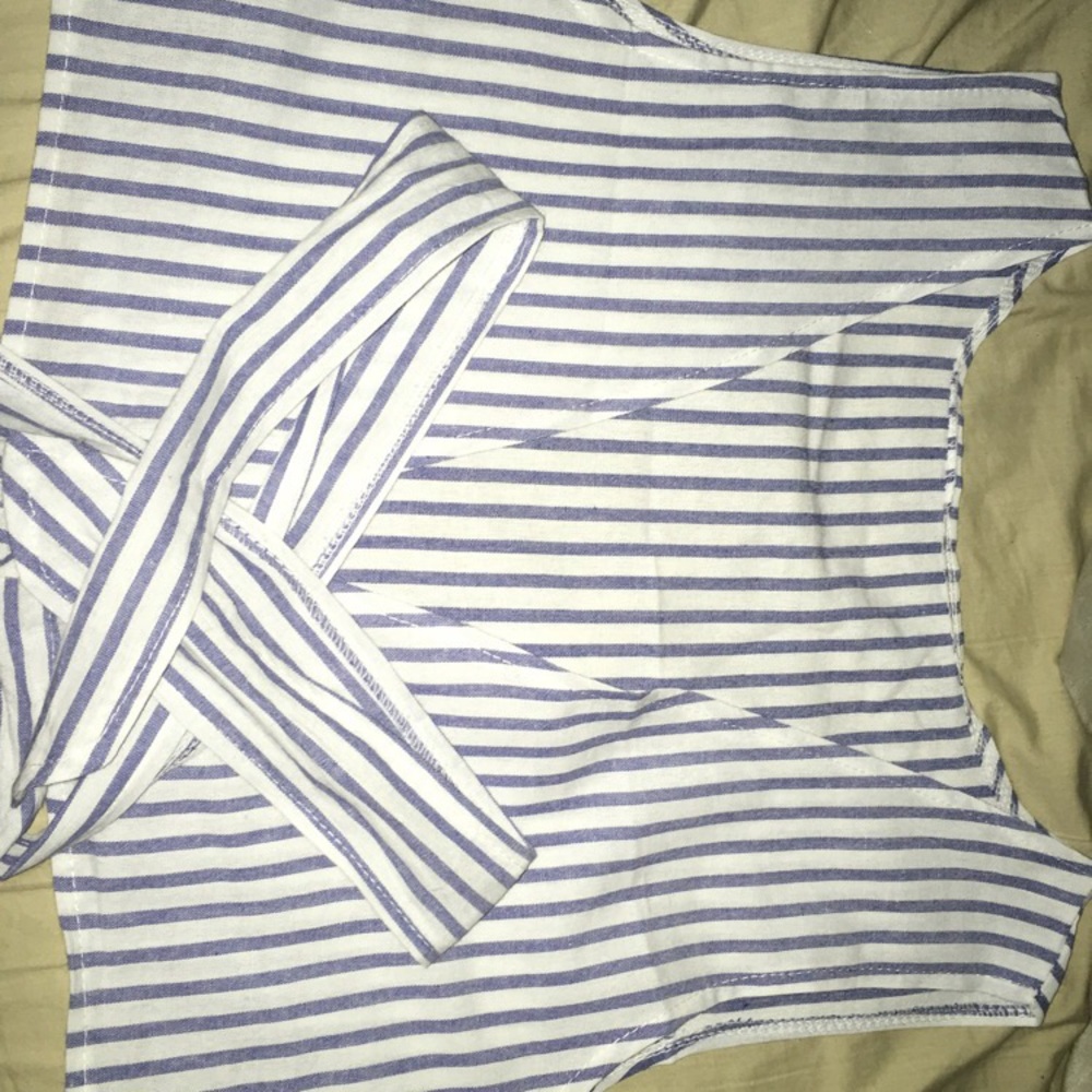 "Revealing" wrap-up crop top