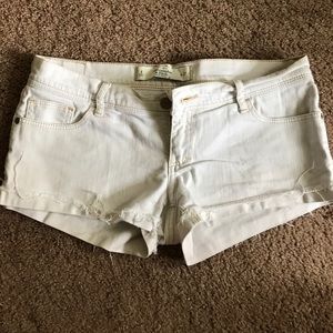 White Abercrombie and Fitch shorts