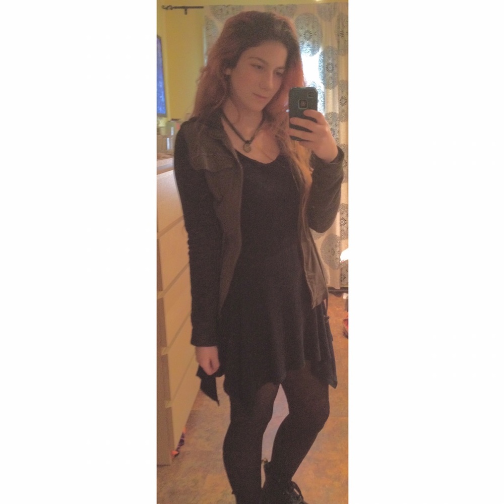 Black pixie cut mini ribbed