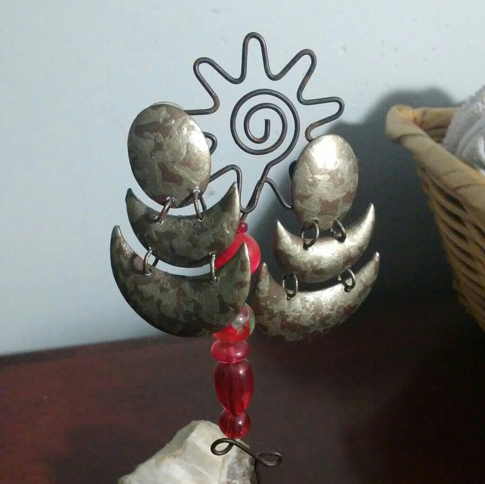 Hanging stud earrings