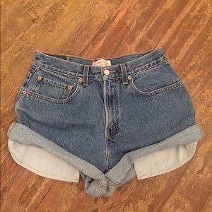 RE-LISTING Vintage Levi's shorts