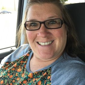 Meet your Posher, Debbie